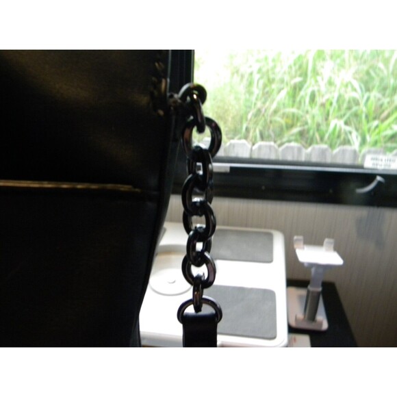 Simply Vera Remsen Crossbody Bag - Picture 7 of 11